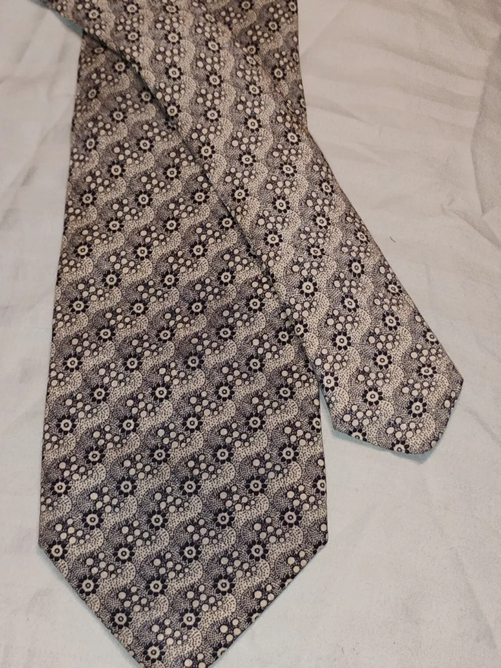 Brioni gucci script